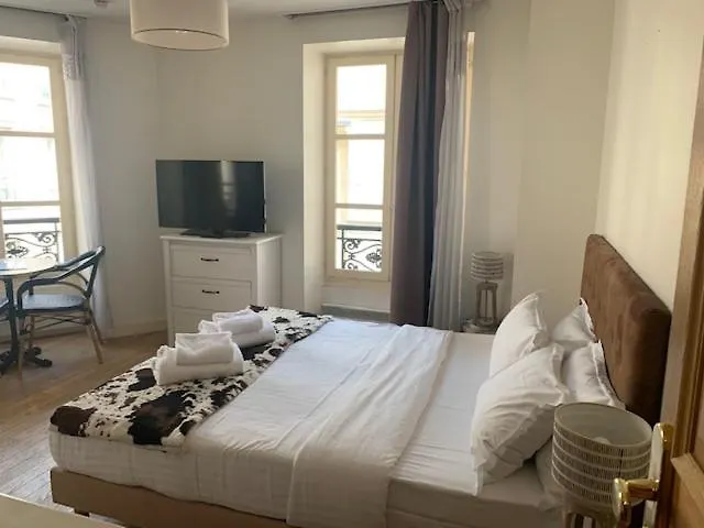 Lovely Parisien Apartment 0*, Parigi